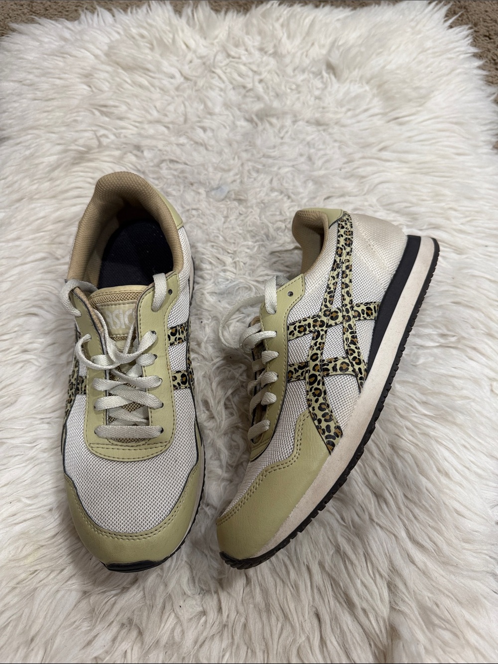 ASICS‎ Tiger Runner Women's Size 9
Sneakers Birch Leopard Print 1202A409
Retro